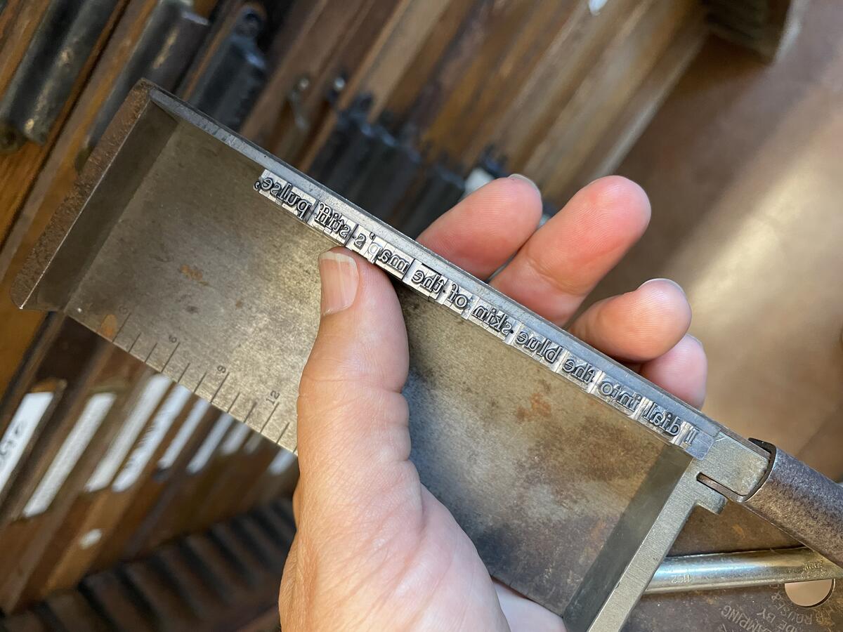 Handset Type hand holding composing stick with type